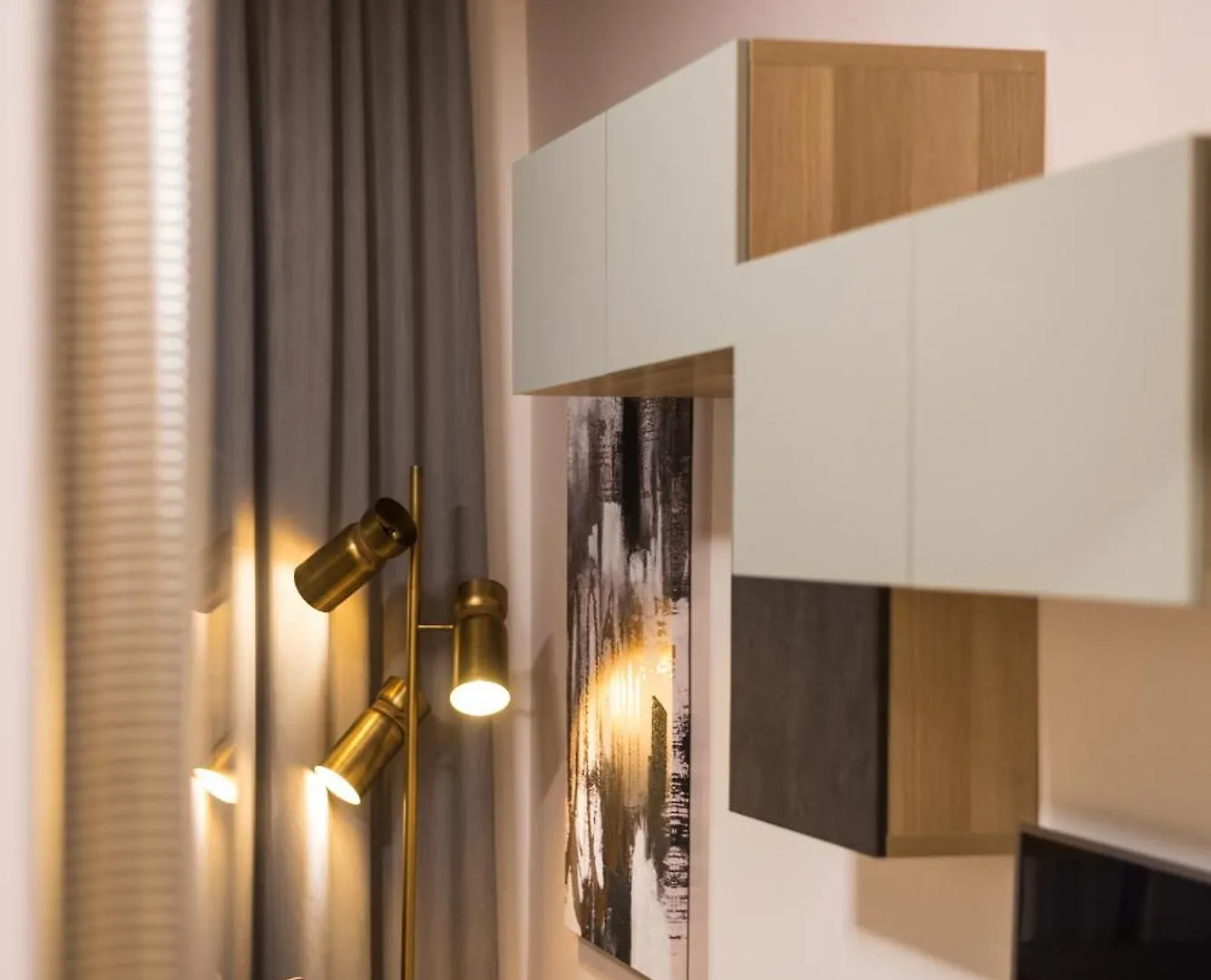 Super Comfort Pisino Street Rome