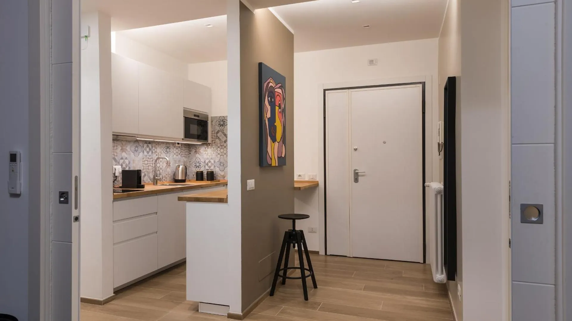 Super Comfort Pisino Street Rome