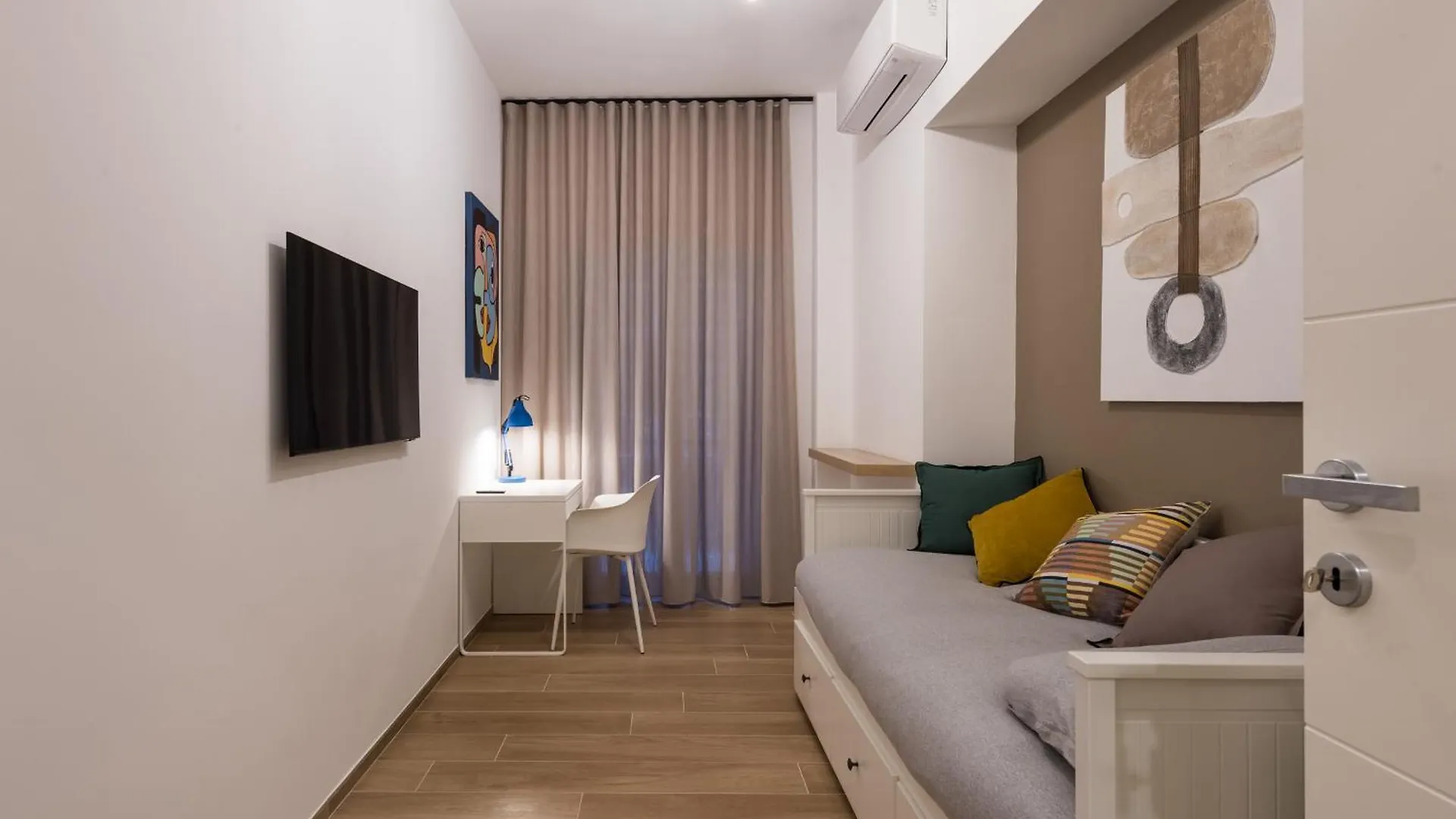 Super Comfort Pisino Street Rome 0*,  Italy