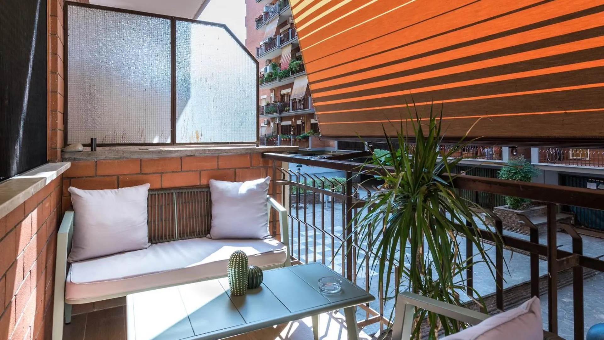 Super Comfort Pisino Street Rome Italy